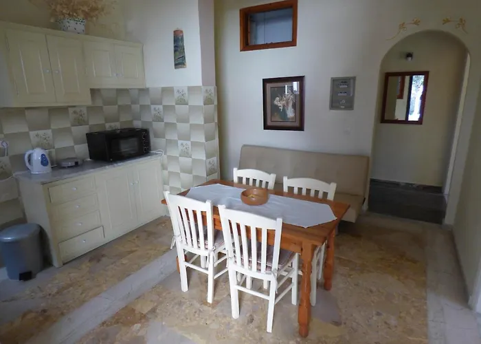 Ipsos Marias Apartments