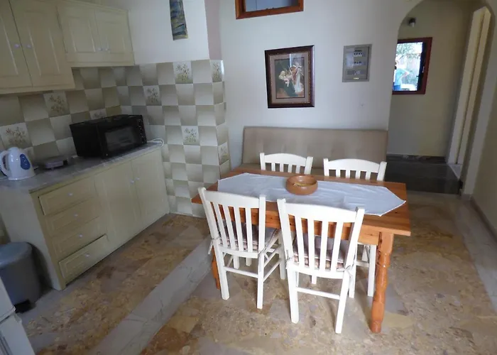 Ipsos Marias Apartments